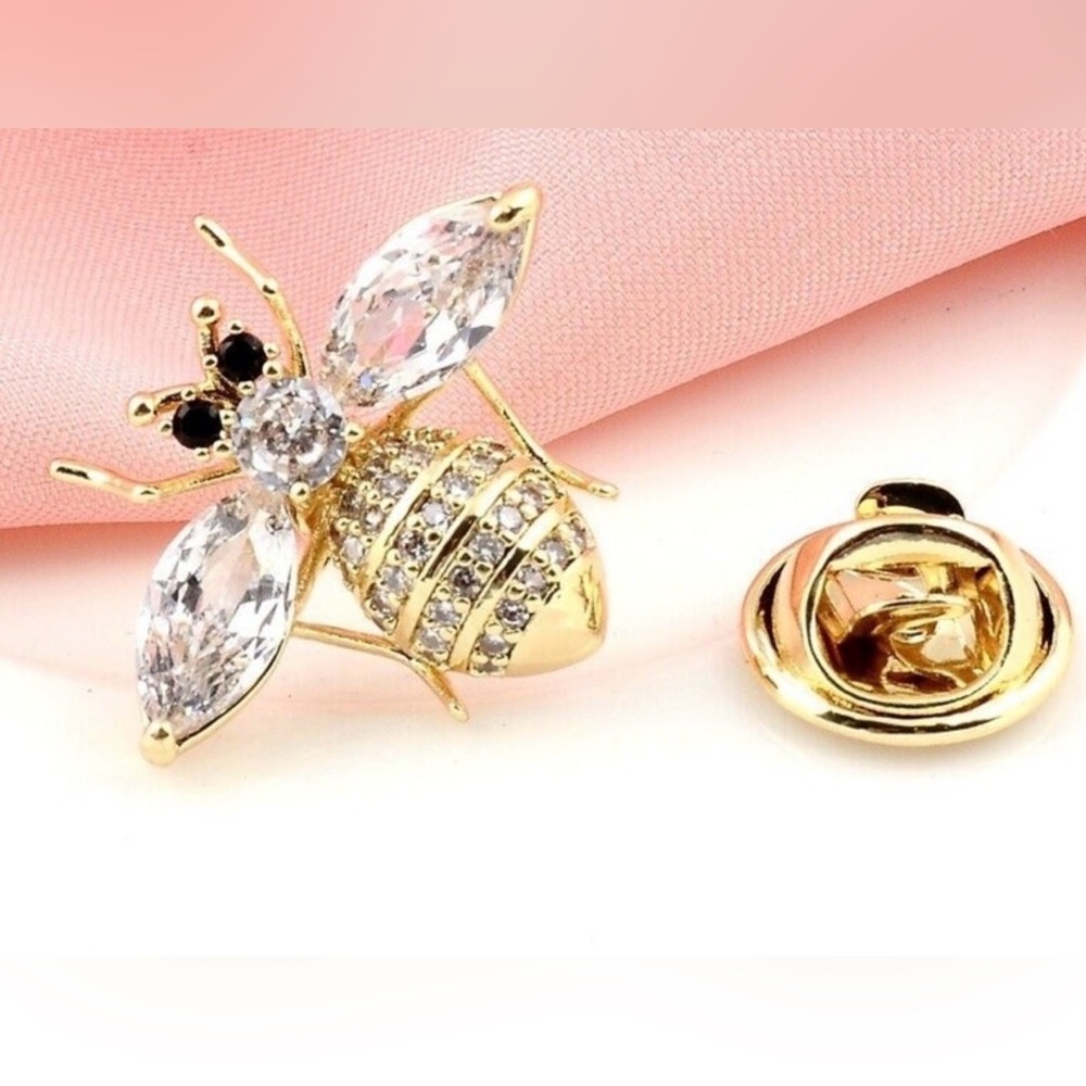 Elegant Gold Bee Brooch